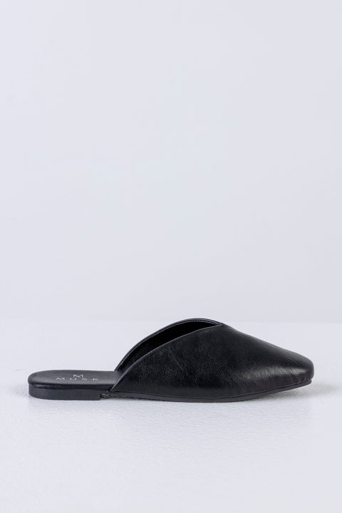 Flat sole mules