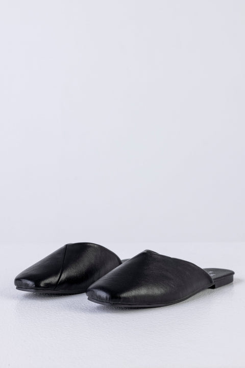 Flat sole mules