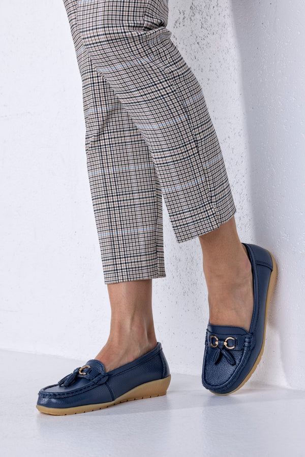 Leather moccasins with tassels