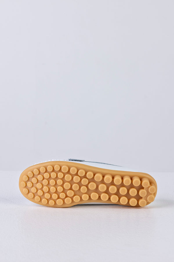 Leather moccasins with ribbon