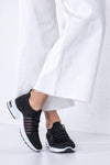 Knitted sneakers with laces