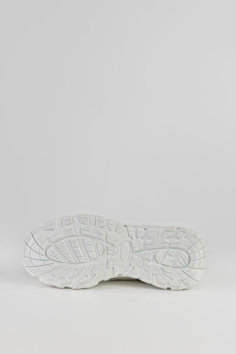 Lace-up fastening sneakers