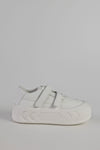Lace-up fastening sneakers
