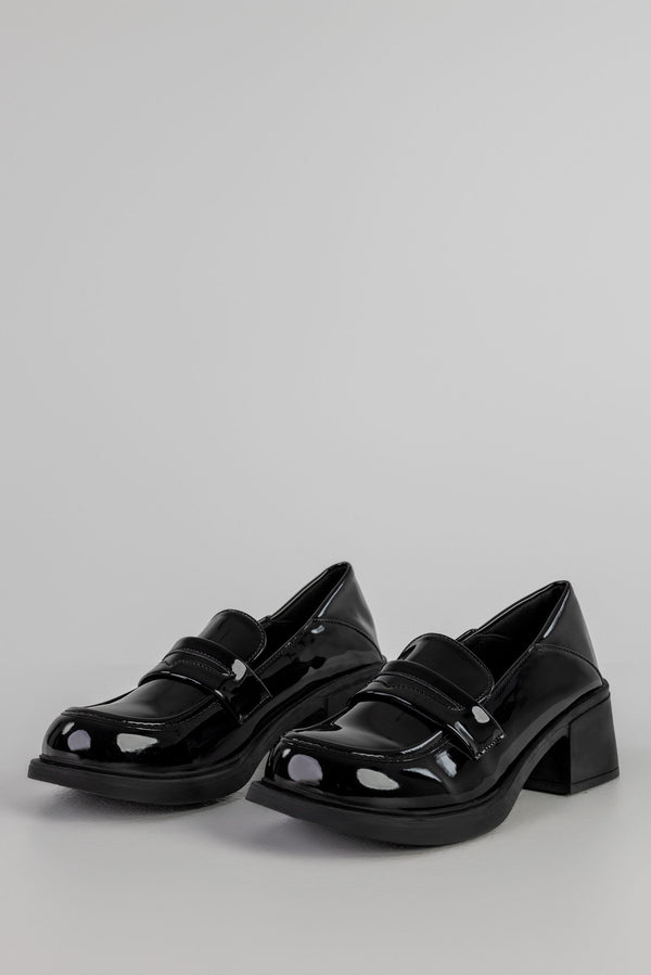 Heeled loafers