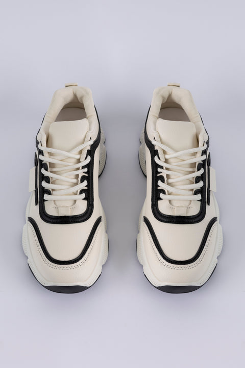 Lace-up fastening sneakers