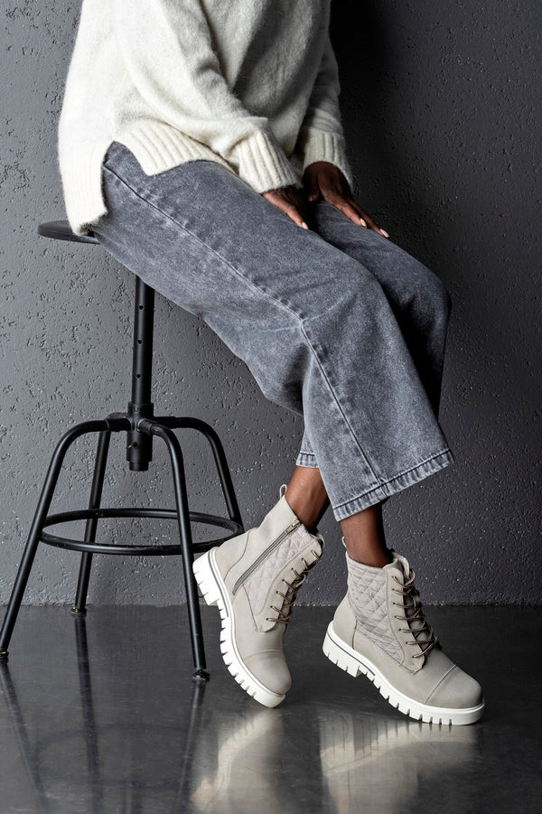 Lace upboots