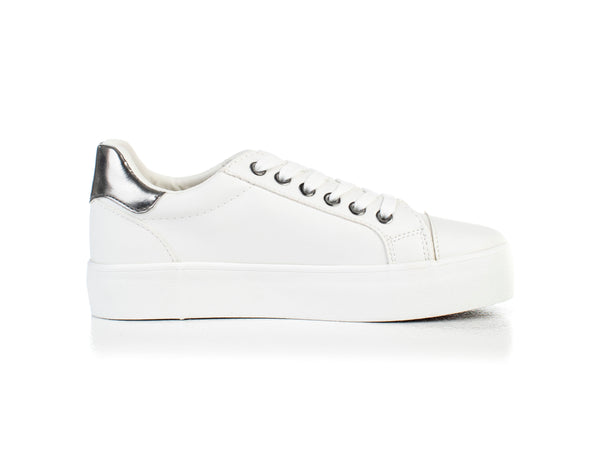 Platform sole sneakers
