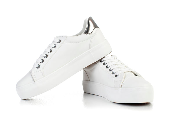 Platform sole sneakers