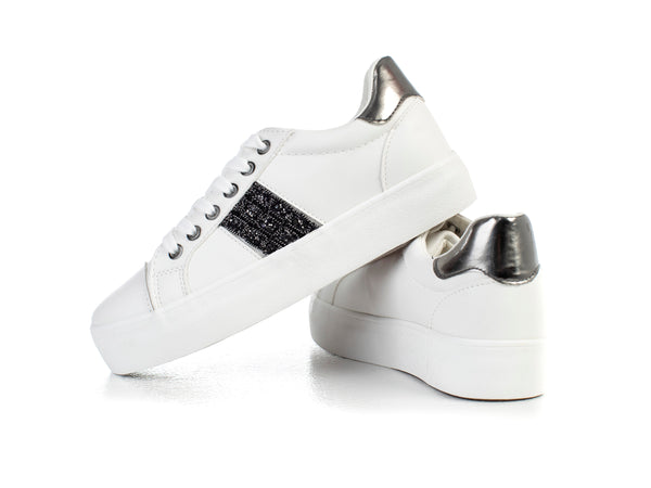 Platform sole sneakers
