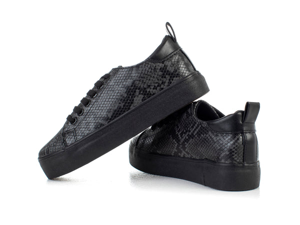 Platform sole sneakers