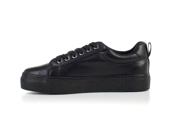 Platform sole sneakers