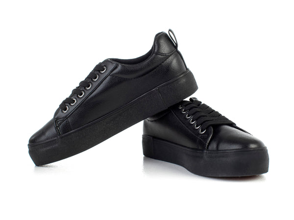 Platform sole sneakers