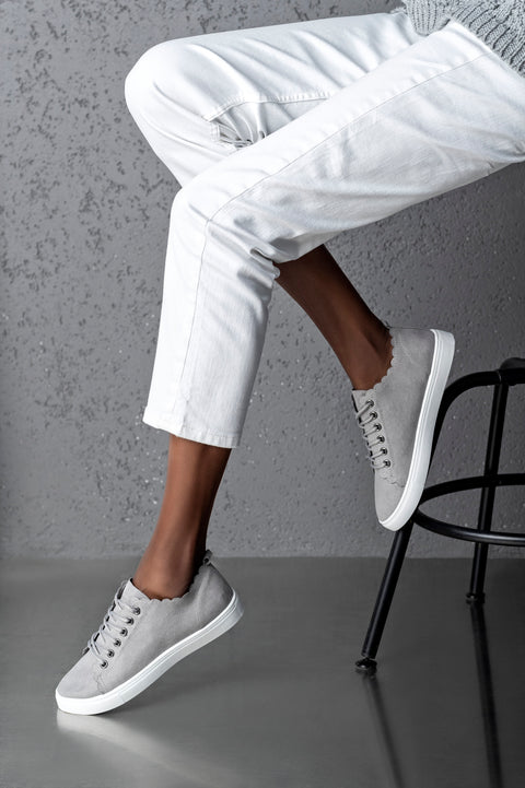 Lace-up, flat sole shoes