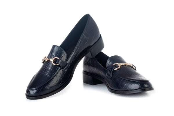 Loafers with buckle