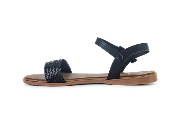 Flat sole sandals