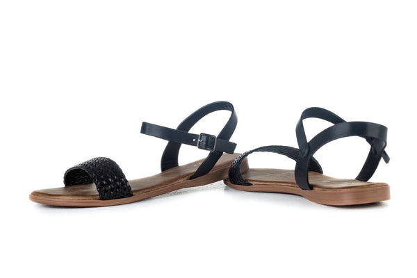 Flat sole sandals
