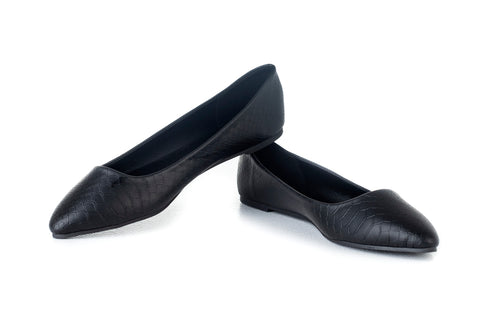 Pointed toe ballerinas