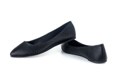 Pointed toe ballerinas