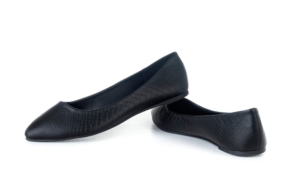 Pointed toe ballerinas