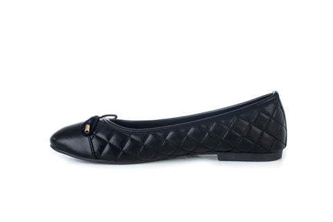 Round toe ballerinas with ribbon