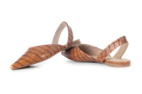 Slingback, pointed toe shoes