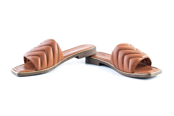 Sandales plates en cuir matelassé