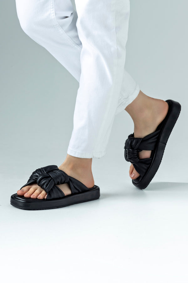 Sandales en cuir à plateforme.