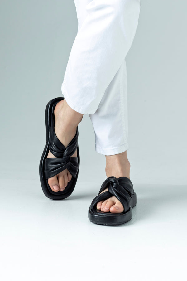 Sandales en cuir à plateforme.