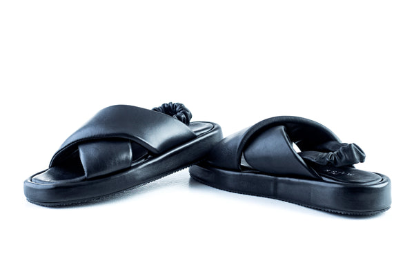 Leather crossover straps sandals