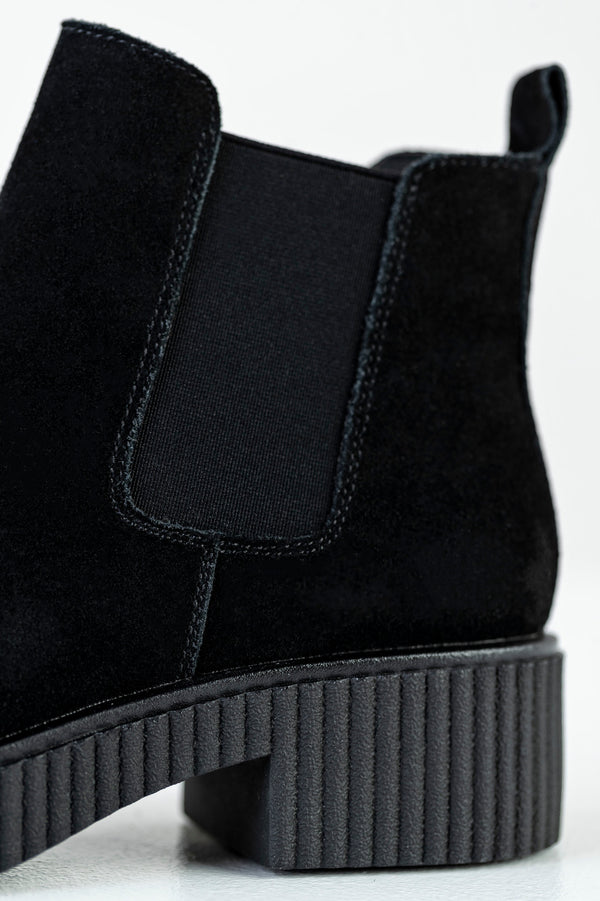 Leather chelsea boots