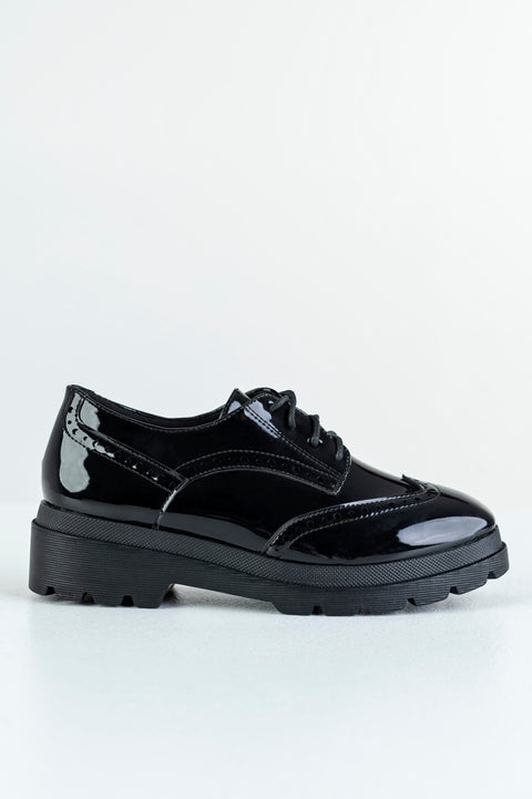 Lace-up shoes