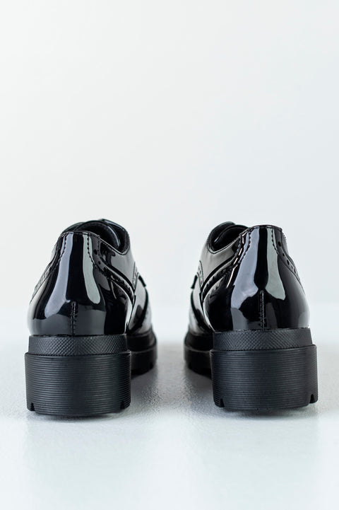 Lace-up shoes