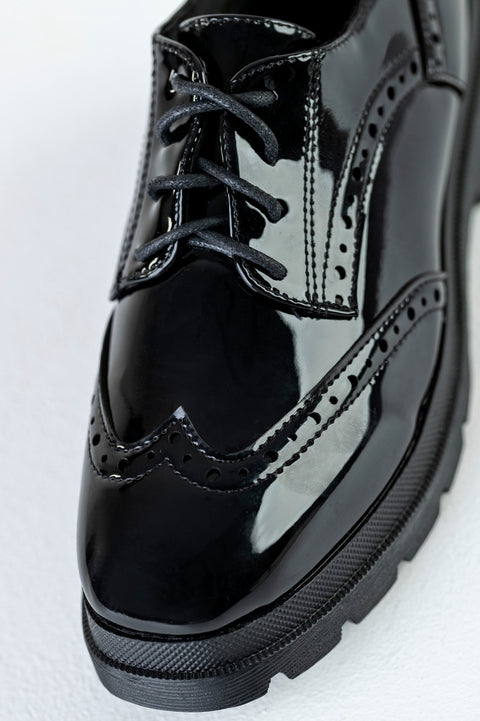 Lace-up shoes