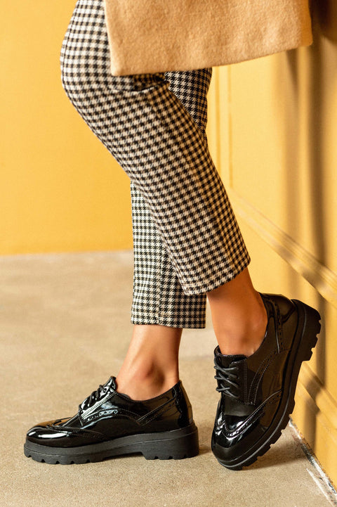 Lace-up shoes