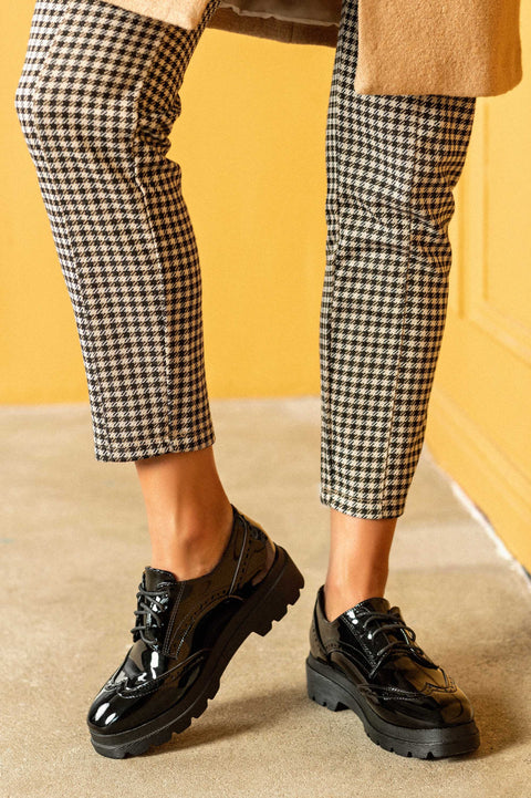 Lace-up shoes