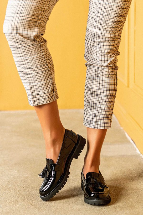 Loafers with tassels