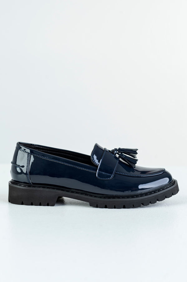 Loafers with tassels