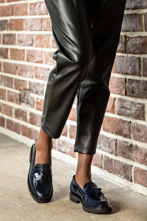 Loafers with tassels
