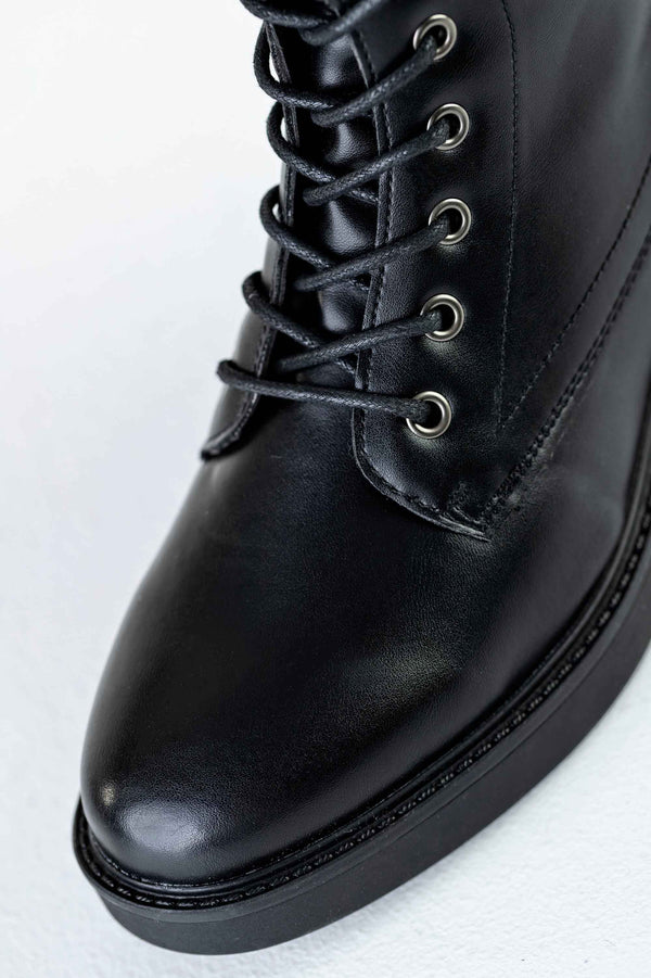 Lace-up long boots with buckle