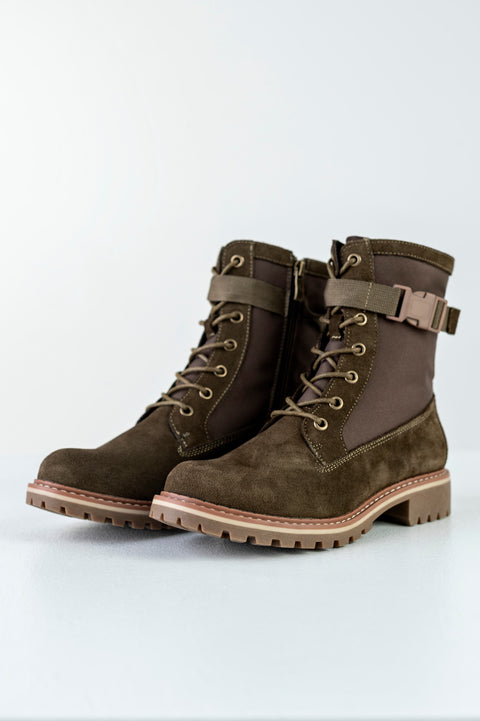 Leather lace-up boots with buckle
