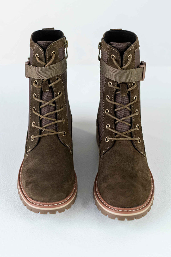 Leather lace-up boots with buckle