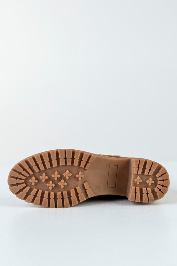 Leather boots with decorative zipper on side