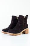 Leather boots with decorative zipper on side