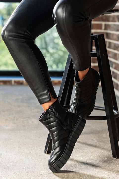 Leather quilted boots