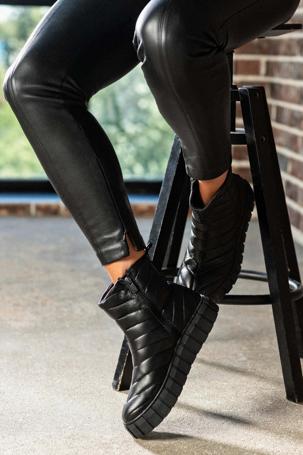 Leather quilted boots