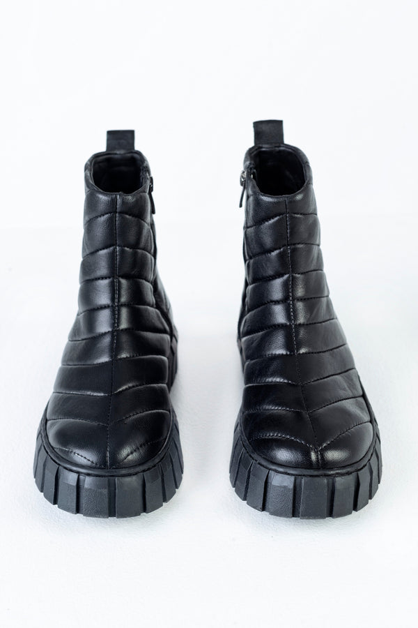 Leather quilted boots