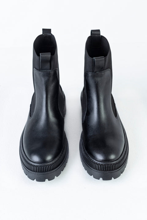 Leather chelsea boots
