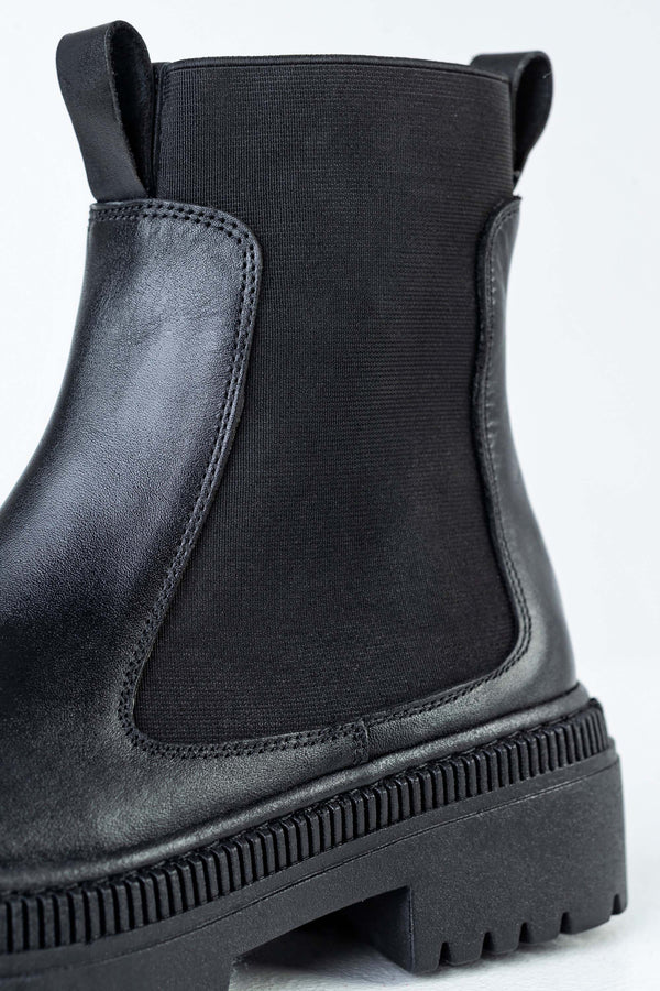 Leather chelsea boots