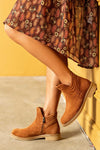 Leather boots with wave top