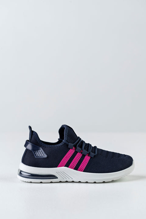 Knitted sneakers with laces